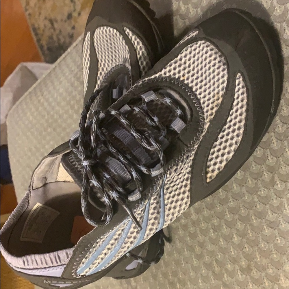 Merrell barefoot tennis shoes sz. 6.5